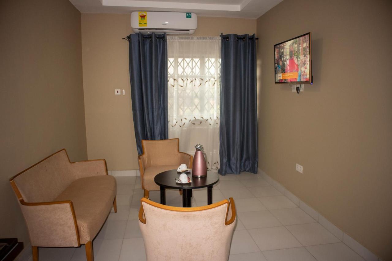 Kislas Luxury Hotel Adenta Esterno foto