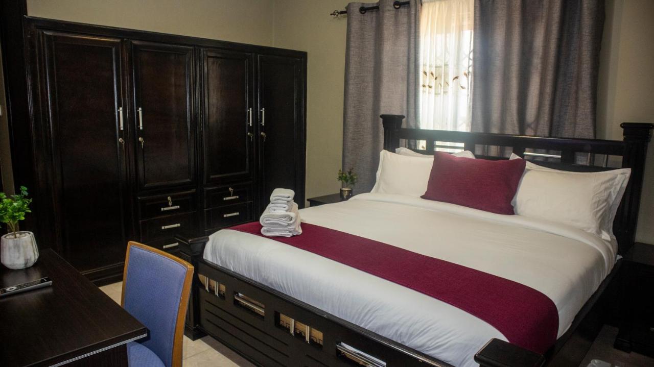 Kislas Luxury Hotel Adenta Esterno foto